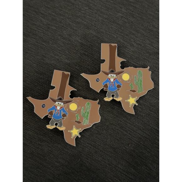 Disney Donald American Adventure Texas TX Mystery Disney Pin Limited Release - Picture 1 of 3